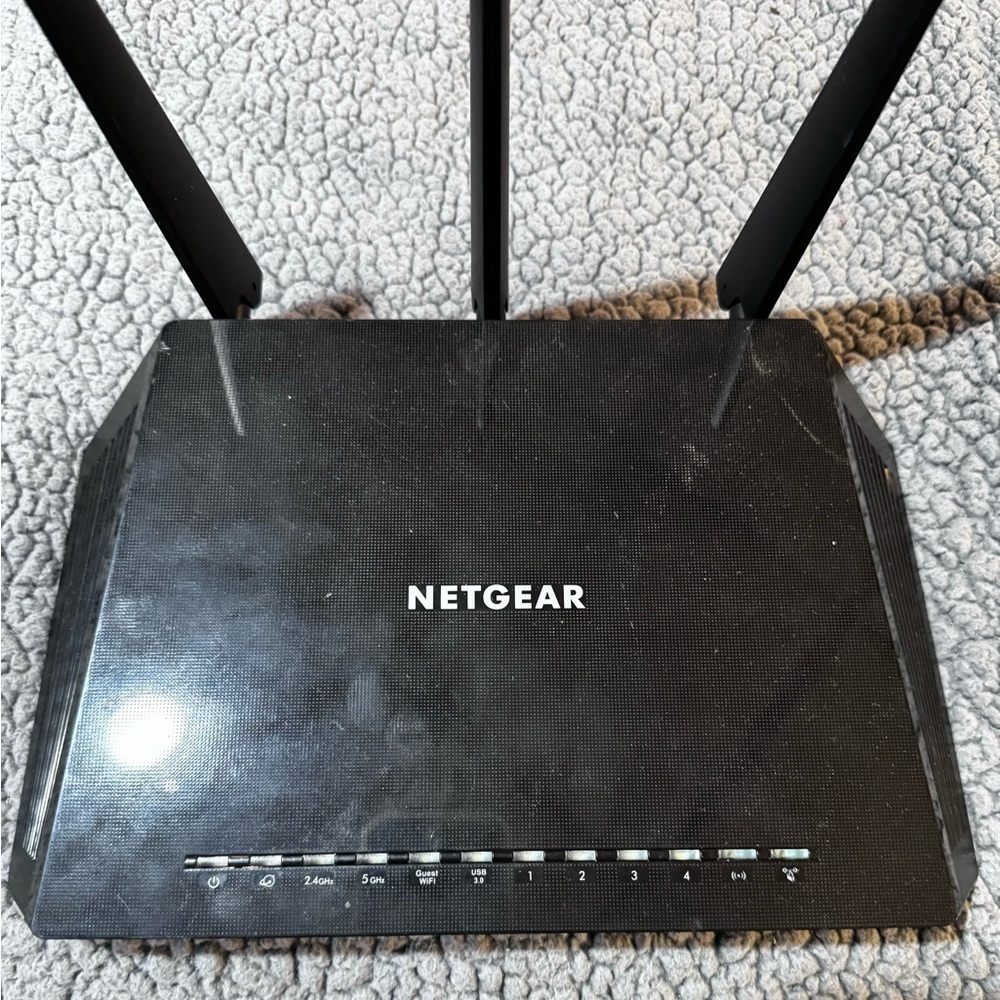 Netgear Router​​​​ - Picture 2 of 6